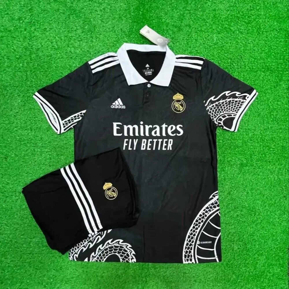 Real Madrid Special Black Dragon Edition 24/25 (FC SET)