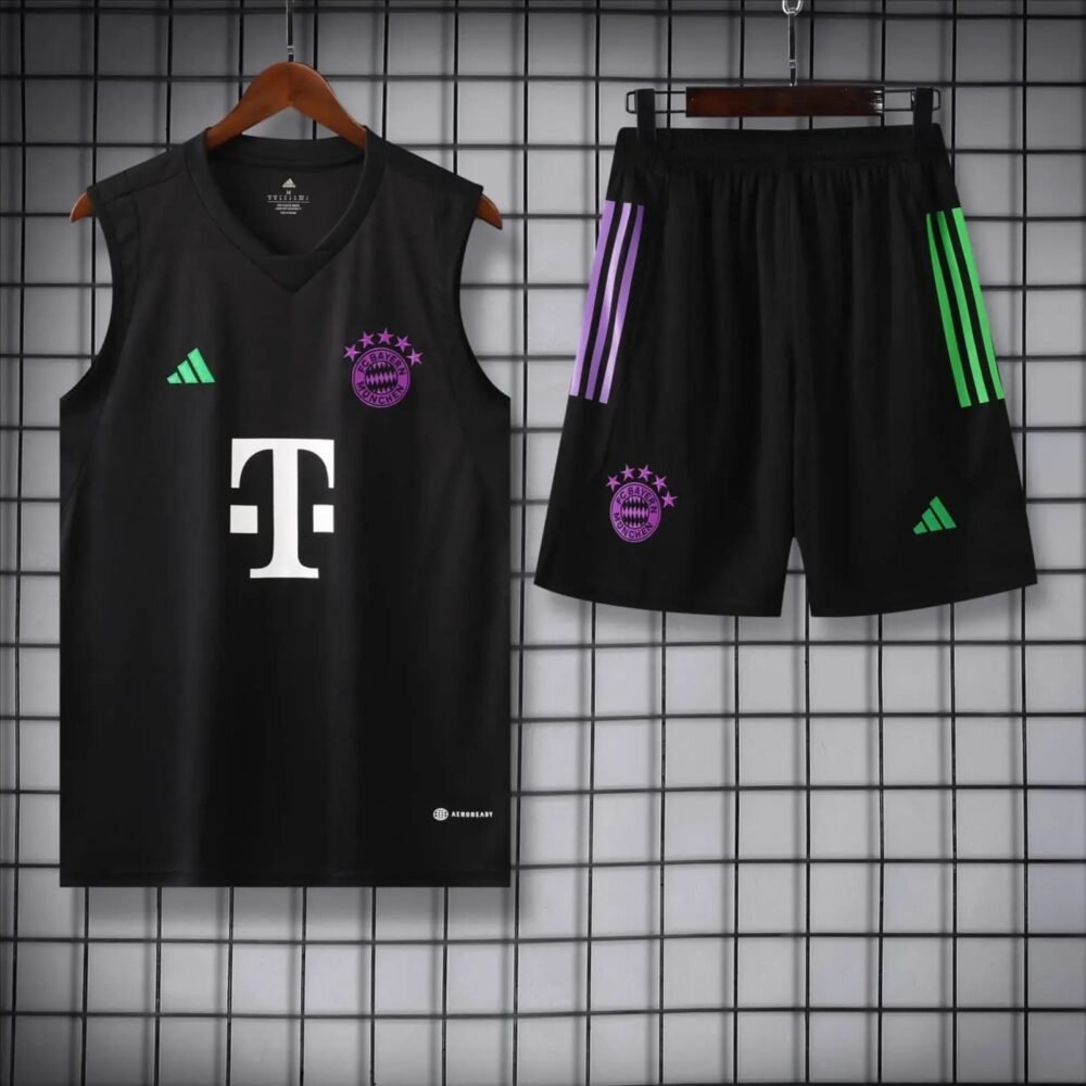 Bayern Munich Trainer's Edition (Black)