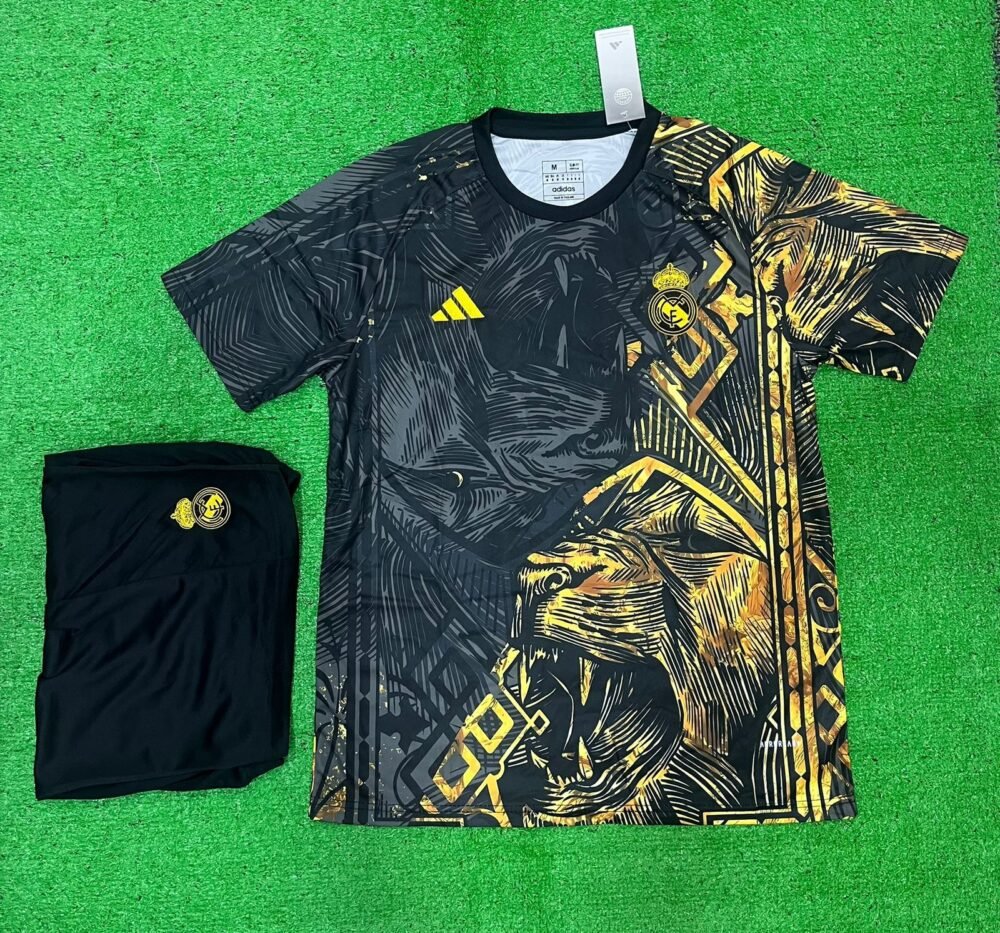 Real Madrid Golden Lion Edition 24/25 (FC SET)