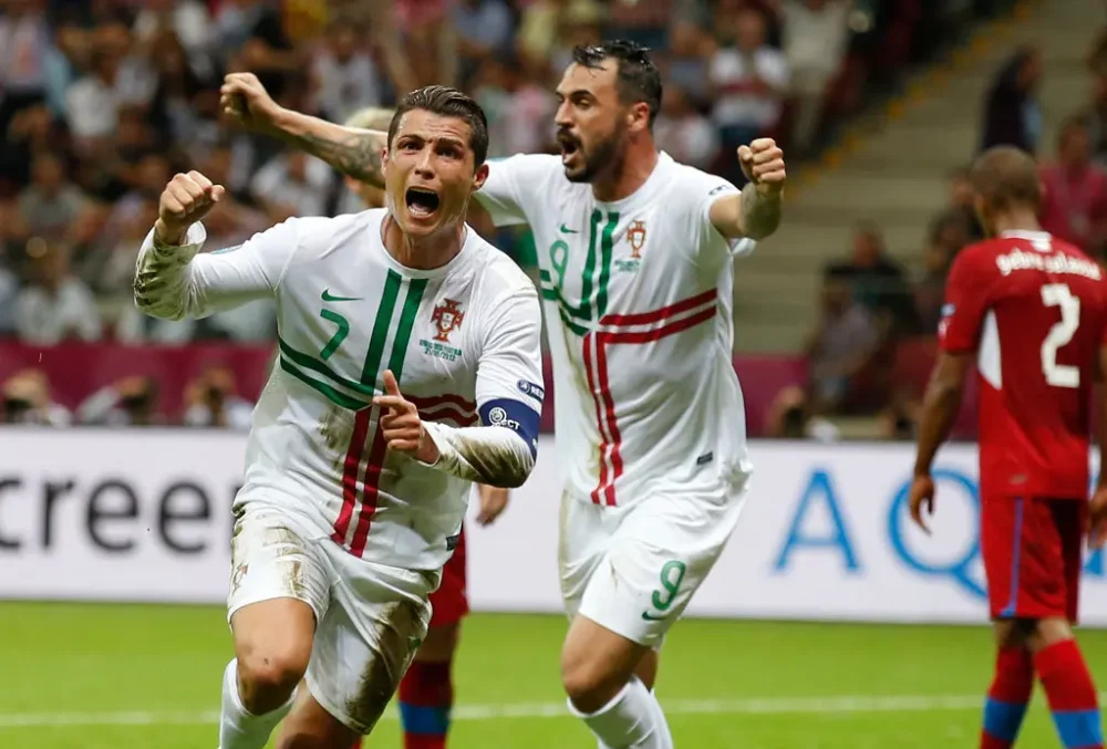 Portugal Away Kit 2012/13 (Half Sleeve) - Image 2