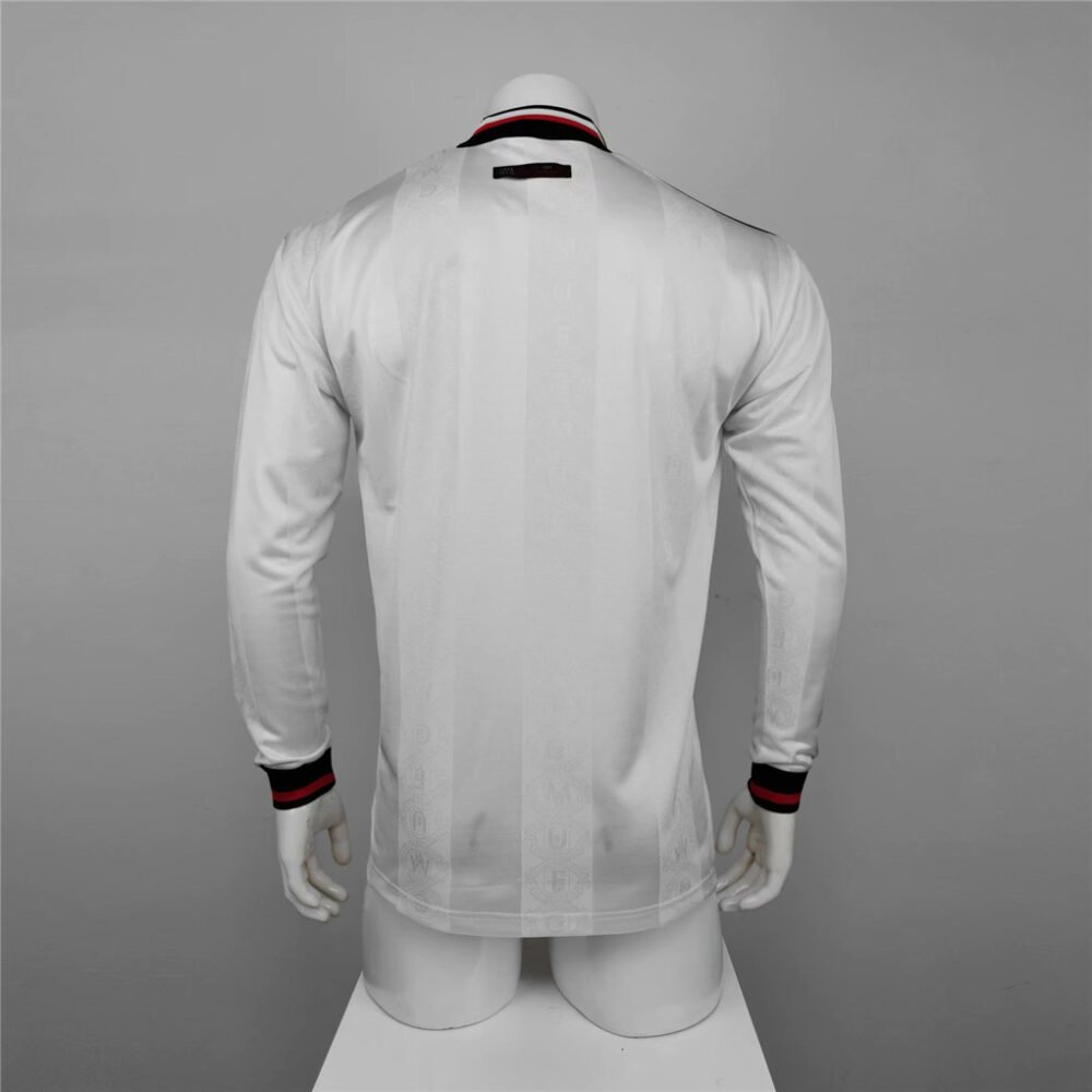 Manchester United Away Kit 1997/98 (Full Sleeve) - Image 5