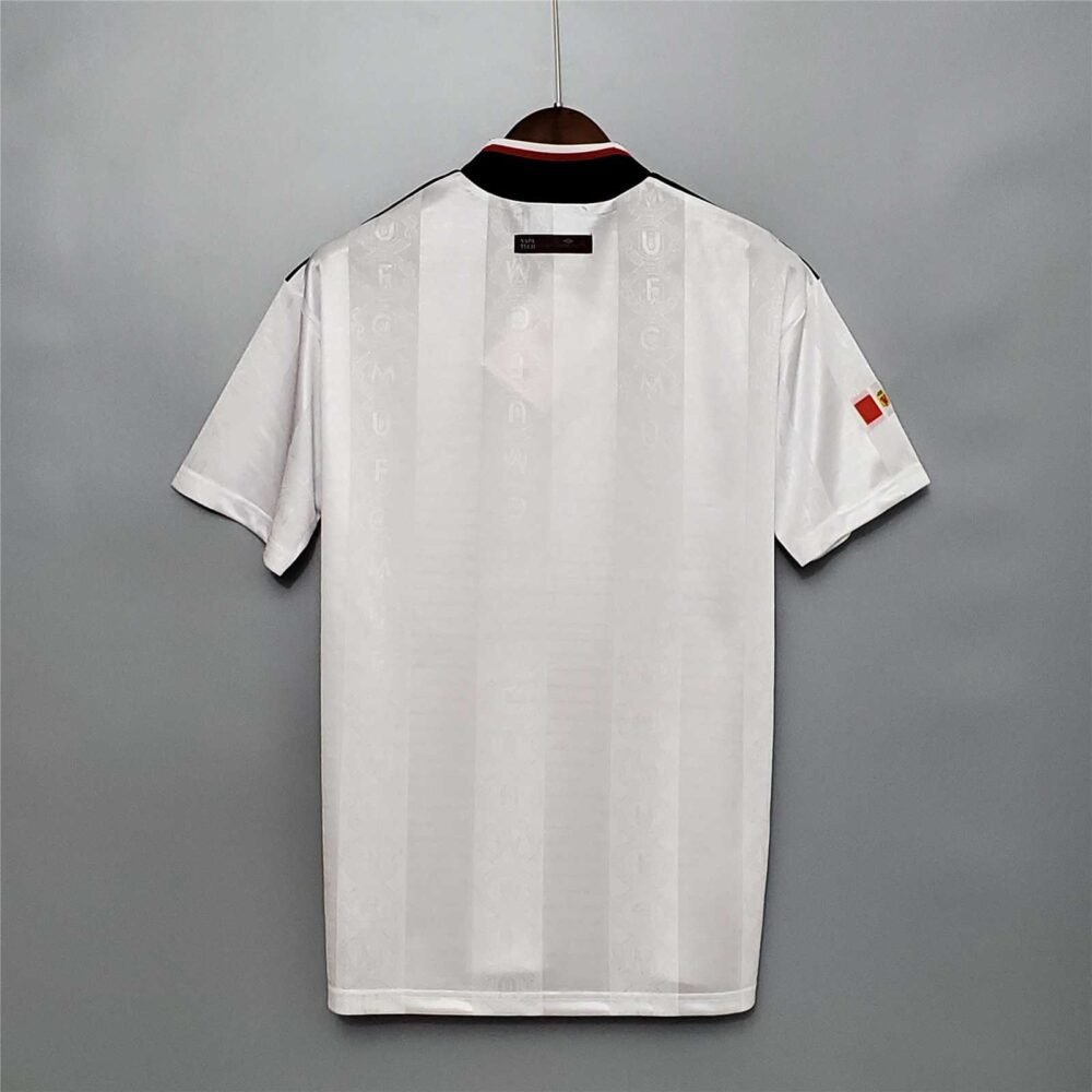 Manchester United Away Kit 1997/98 (Half Sleeve) - Image 5
