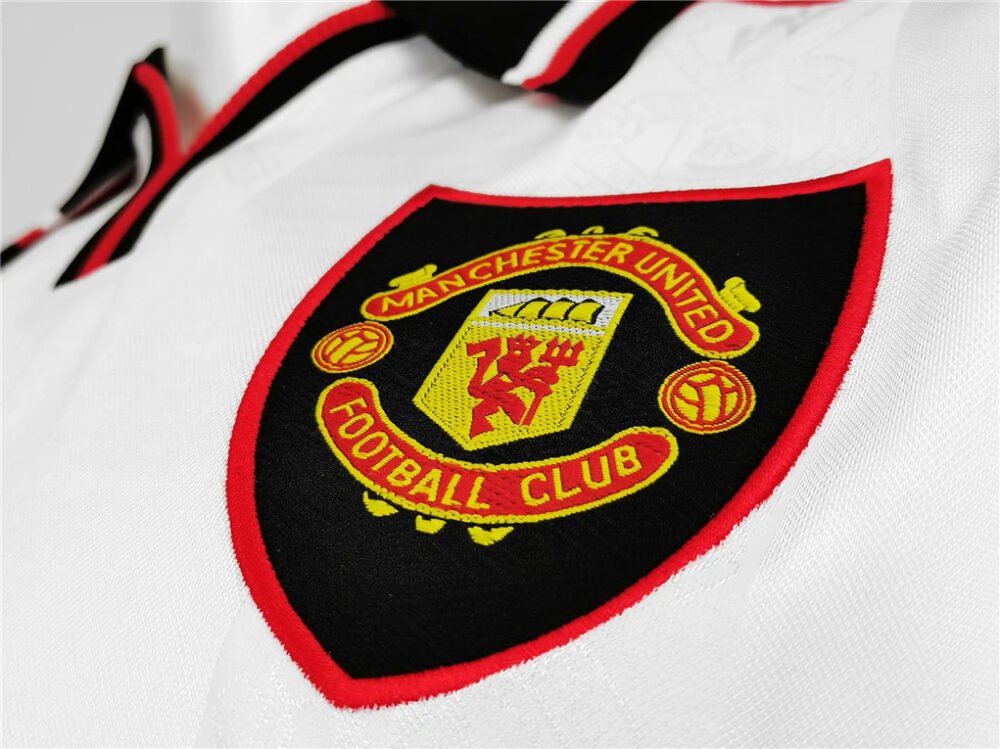 Manchester United Away Kit 1997/98 (Full Sleeve) - Image 4