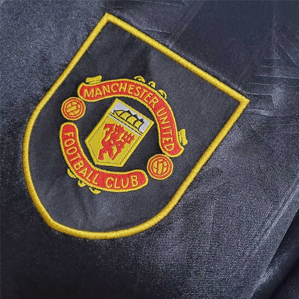 Manchester United Away Kit 1993/94 (Half Sleeve) - Image 4