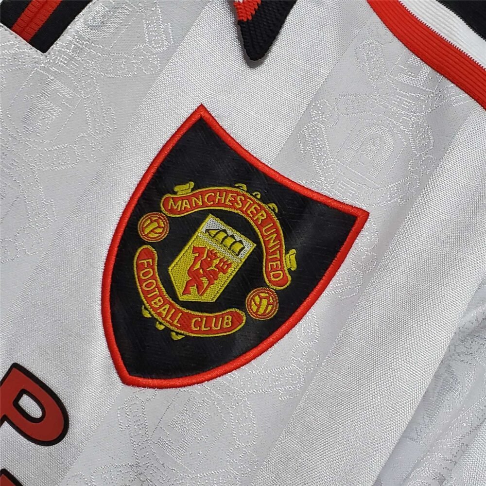 Manchester United Away Kit 1997/98 (Half Sleeve) - Image 4