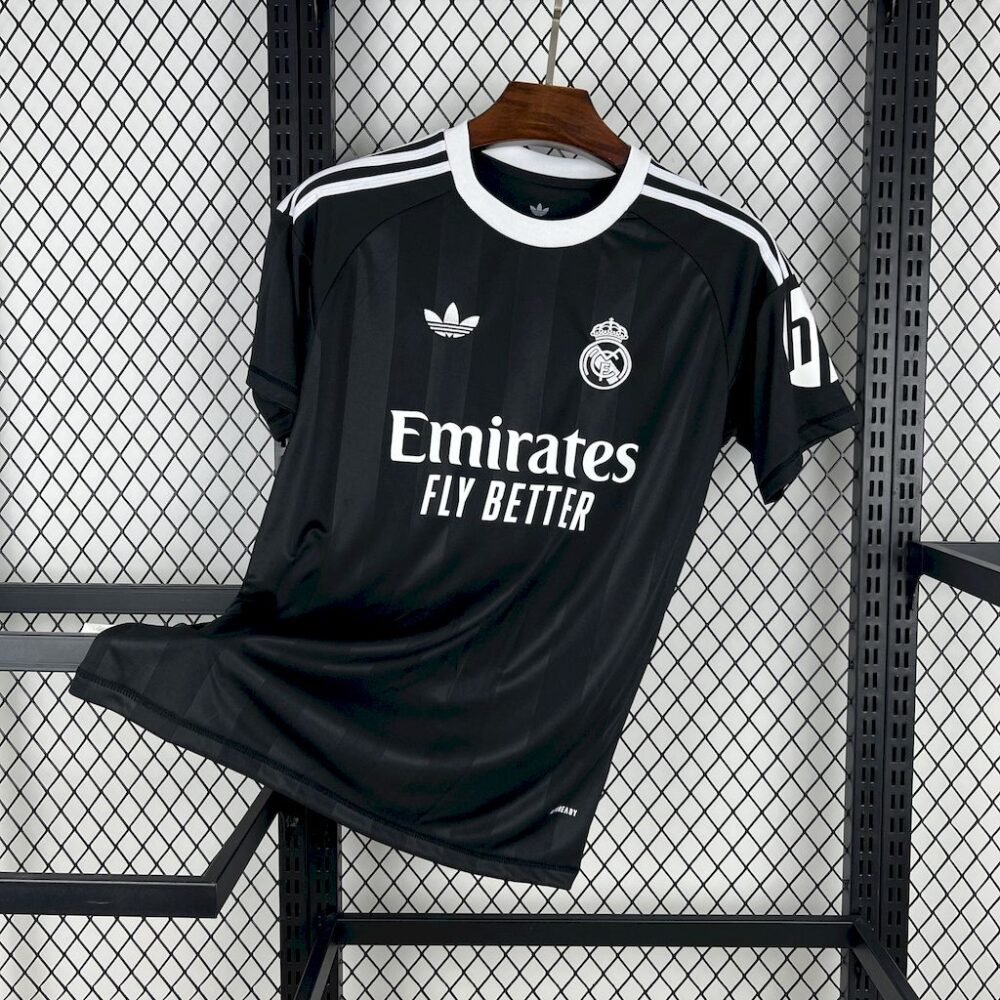 Real Madrid Black Goalkeeper Kit 25/26 (FV)