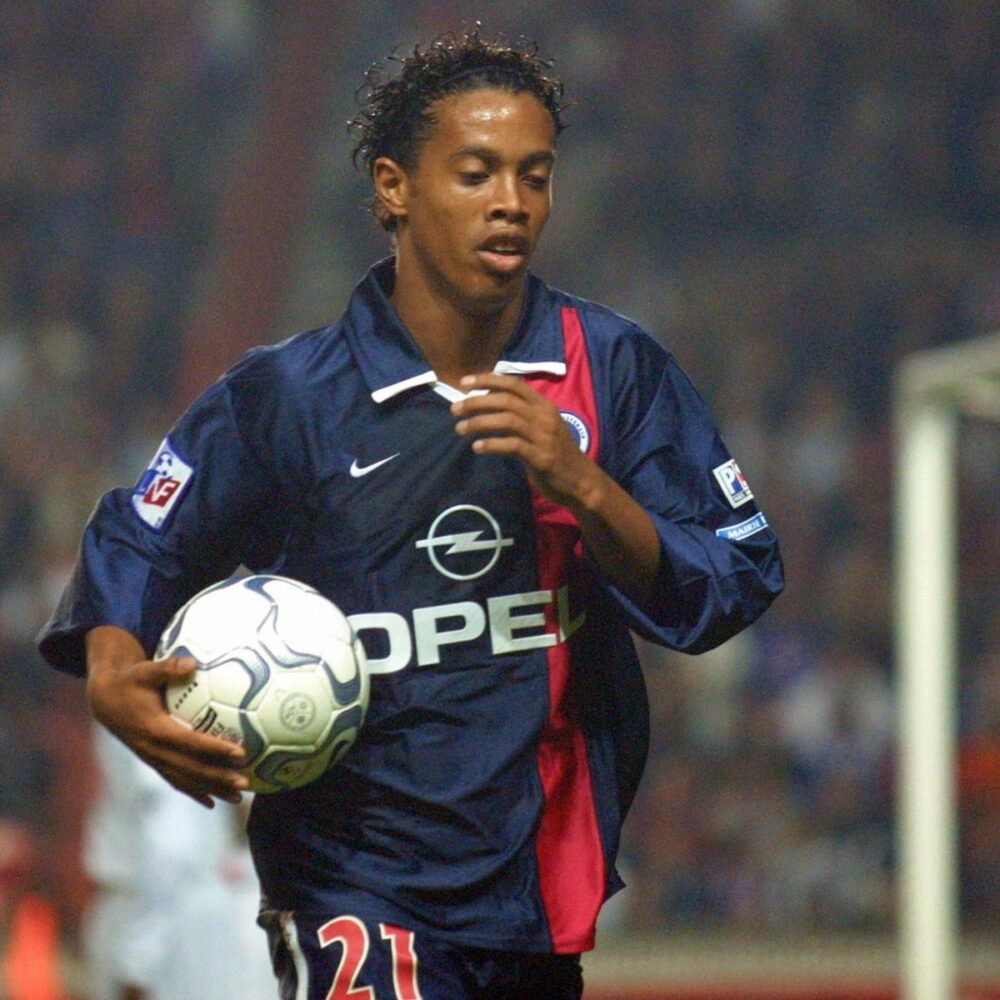 Paris Saint Germain Home Kit 2001/02 (Half Sleeve) - Image 2